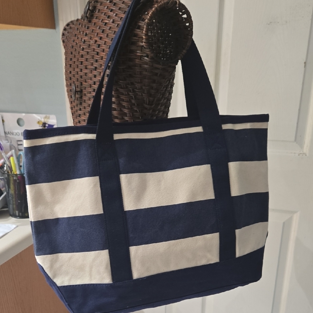 Tommy Hilfiger Navy and Cream Striped Tote - Picture 8 of 12